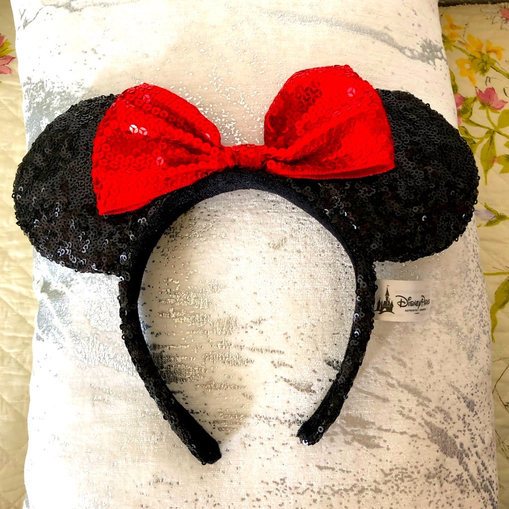 Authentic original DISNEY PARKS Sequin Black/Red Limited Edition Minnie Mouse . - Picture 1 of 4